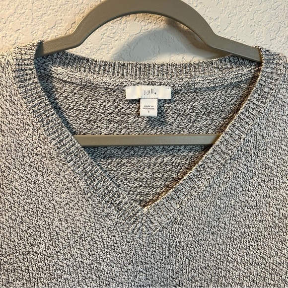 Women’s J. Jill gray and blue striped v-neck pullover sweater size small S - Picture 2 of 5